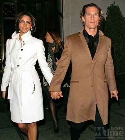 <em>马修·麦康纳女友</em>怀孕