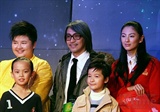 “四星女郎”簇拥星爷